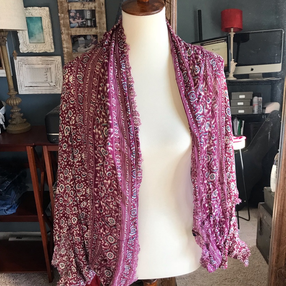 2 for $12: AMERICAN EAGLE: Wrap/scarf/shawl